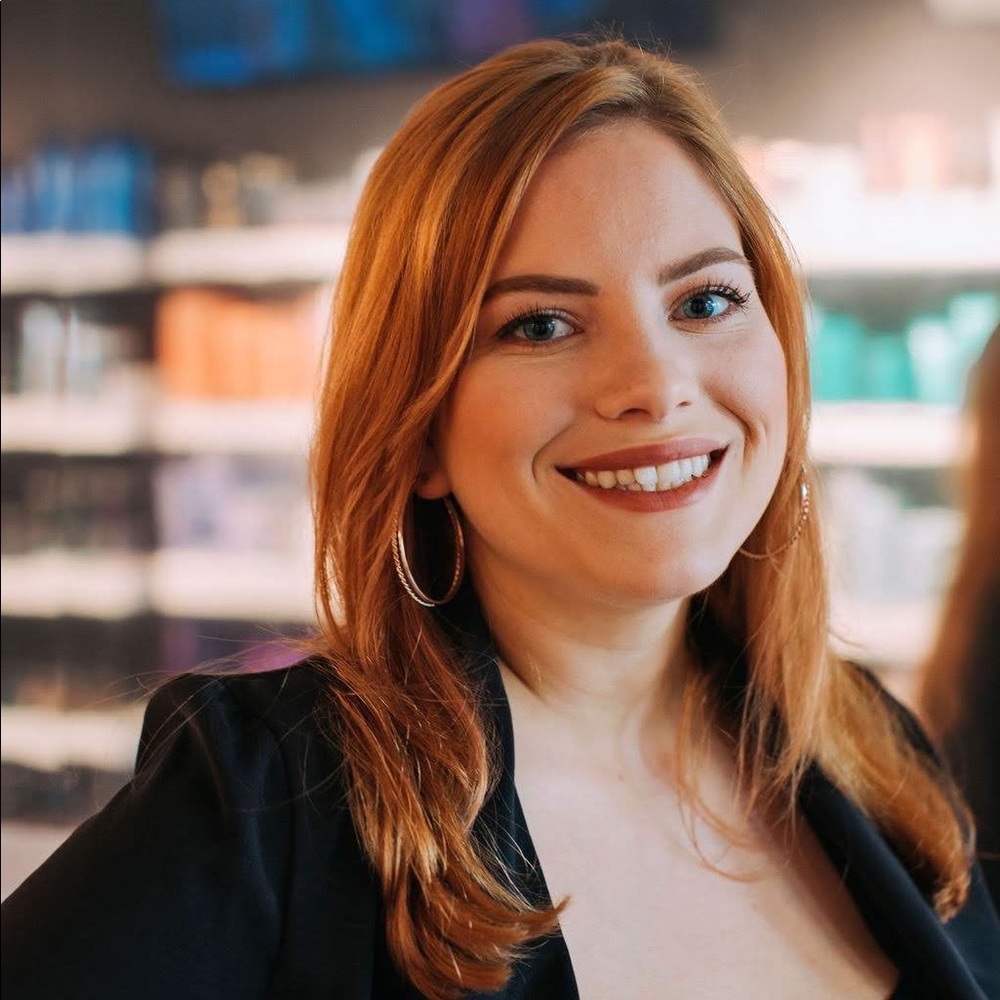 Meet your Posher, Olivia